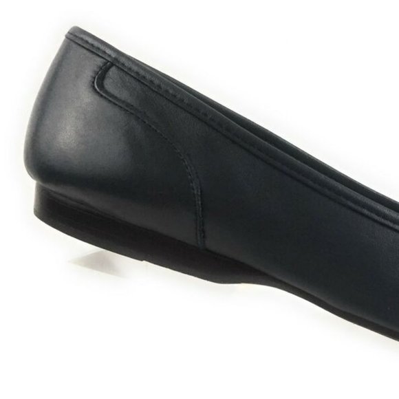 NWOT Enzo Angiolini leather with gold studs - Picture 5 of 5